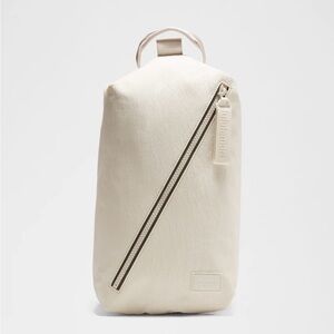 NWT Lululemon Athletica Fast Track Bag 2.0 9L in a light ivory color